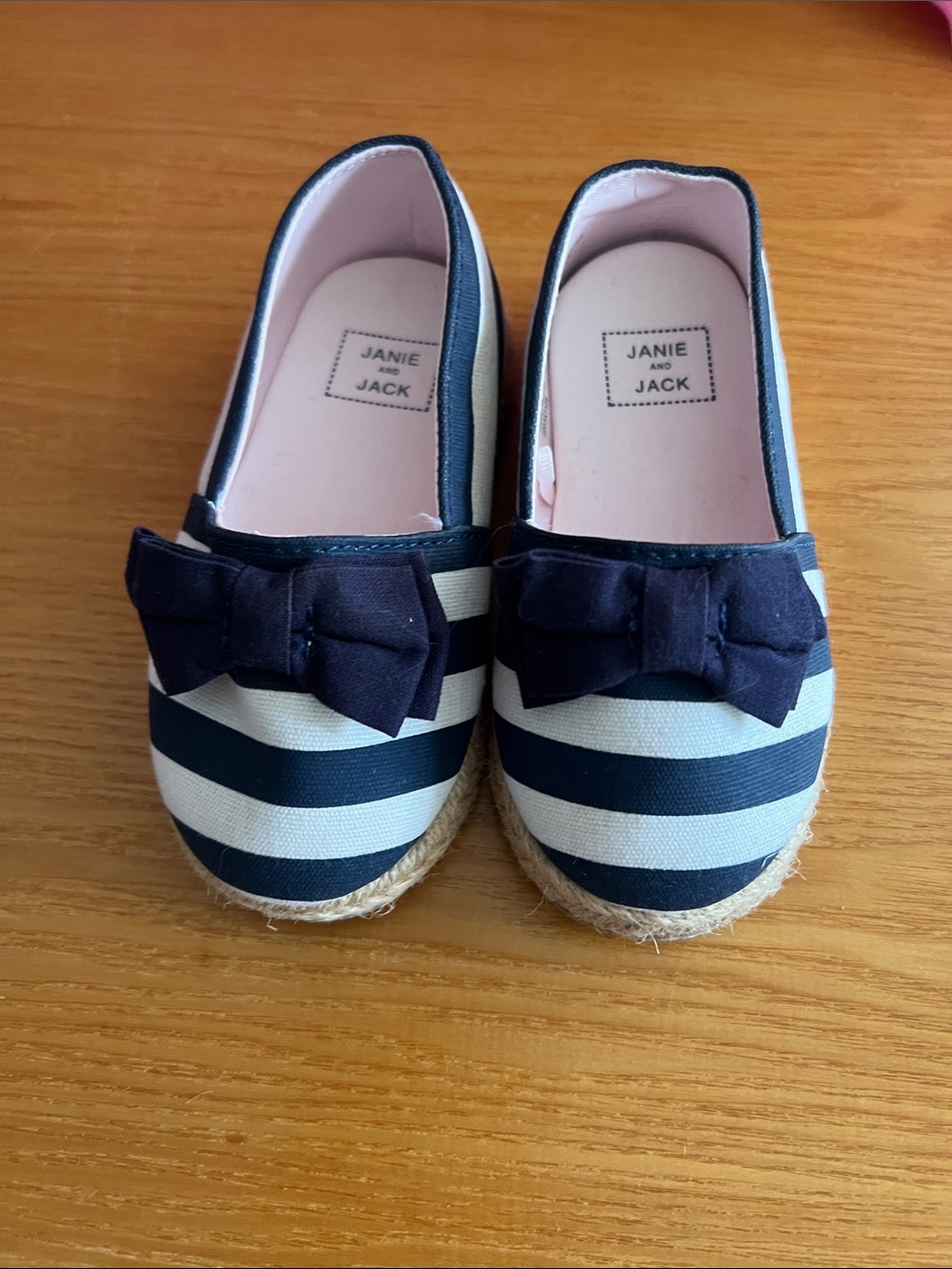 Janie & Jack striped blue & white espadrille shoes size 6 toddler